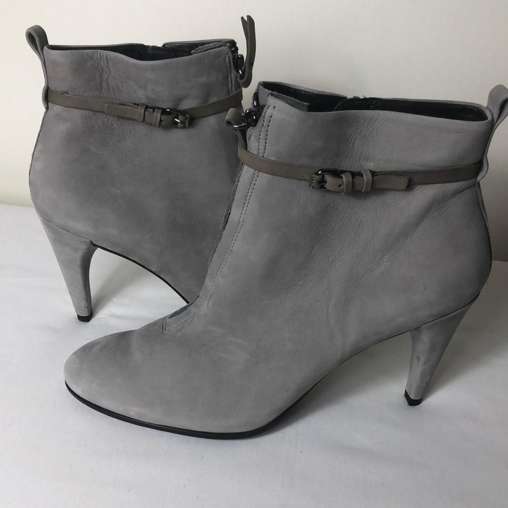 ECCO new women boots size 10